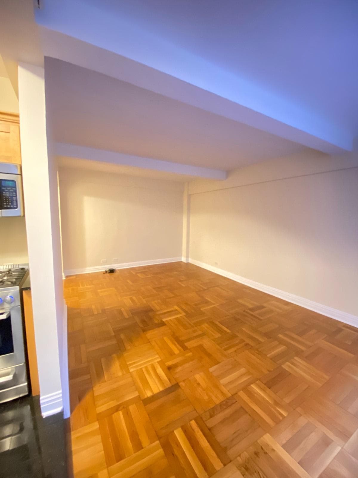 Studio apartment at 141 E 56th St, Unit 3E, Midtown East, photo 2 of 6