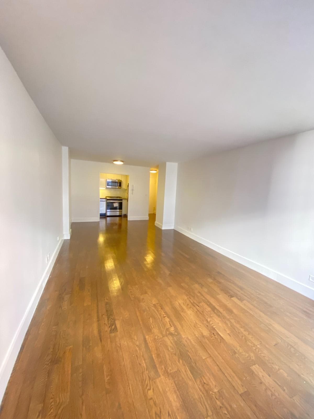 1 bed apartment at 220 E 63rd St, Unit 1H, Upper East Side, photo 2 of 5