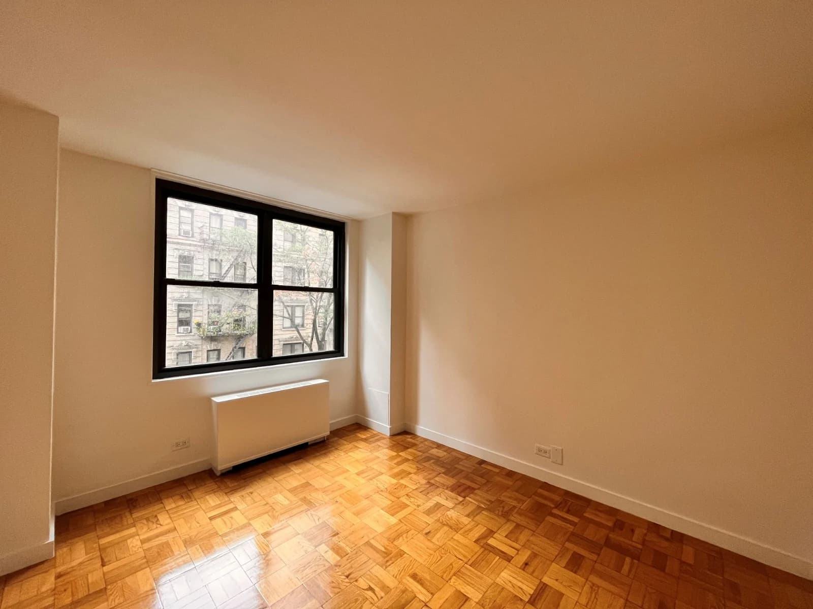 1 bed apartment at 333 E 49th St, Unit 1L, Midtown East, photo 1 of 8