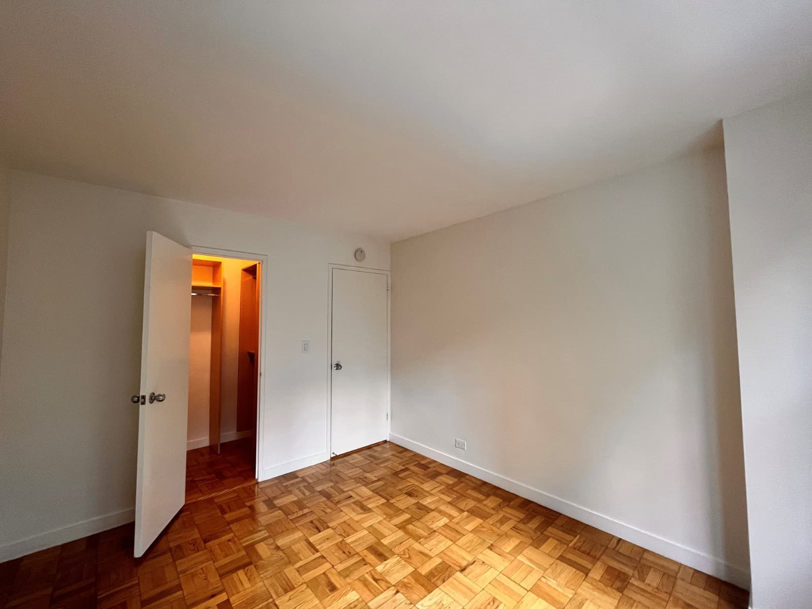 1 bed apartment at 333 E 49th St, Unit 11L, Midtown East, photo 2 of 8