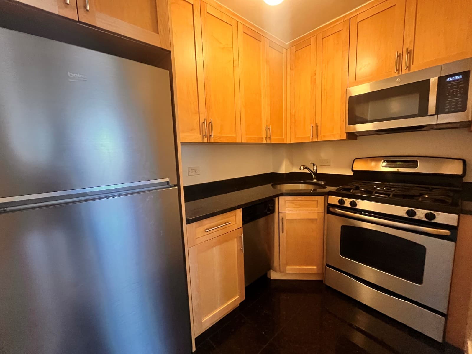 1 bed apartment at 435 E 79th St, Unit PHD00, Upper East Side, photo 4 of 4
