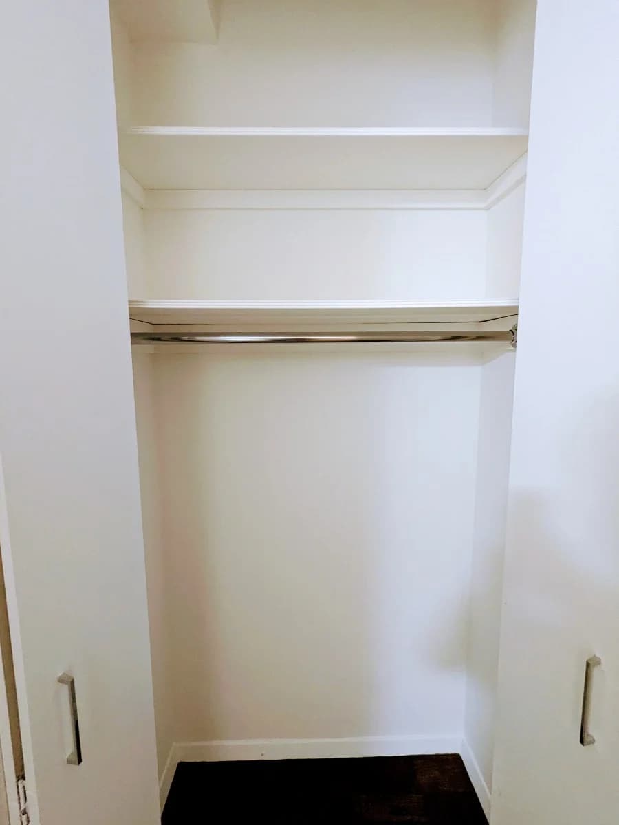 Studio apartment at 235 W 22nd St, Unit 7C, Chelsea, photo 7 of 7