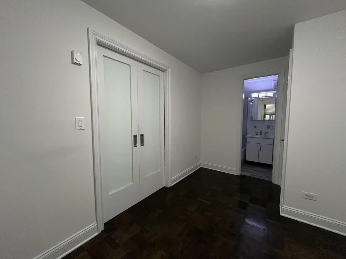 1 bed apartment at 96 Fifth Avenue, Unit 9L, Union Square, photo 10 of 16