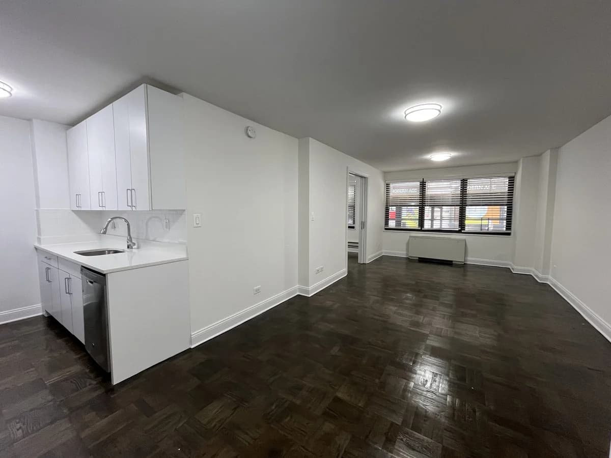 1 bed apartment at 96 Fifth Avenue, Unit 9L, Union Square, photo 12 of 16