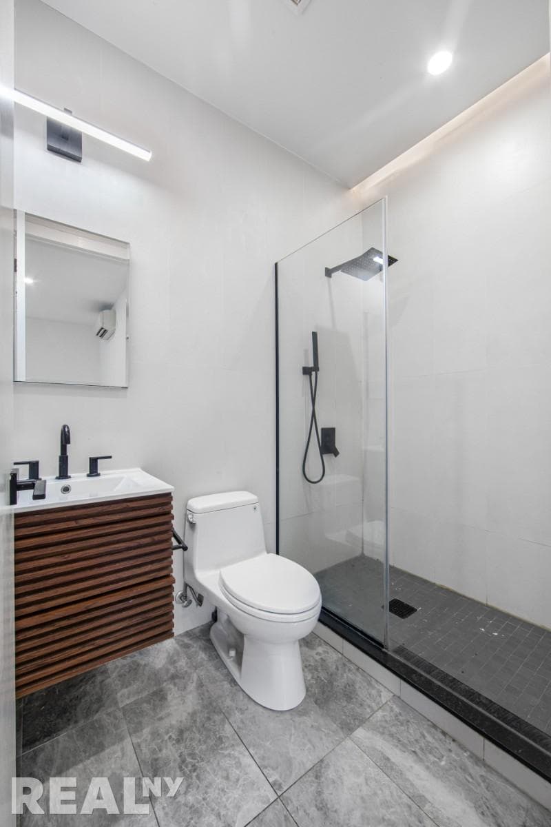 3 bed apartment at 1503 Eighth Avenue, Unit 3R, Park Slope, photo 8 of 8