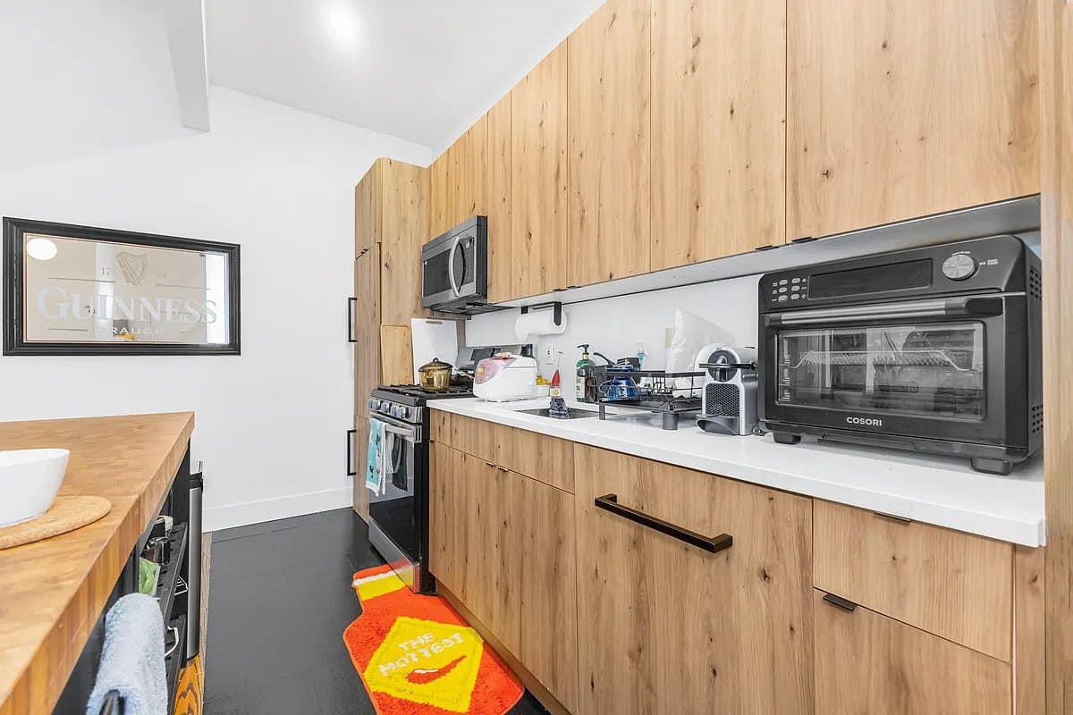1 bed apartment at 308 Graham Avenue, Unit 2, Williamsburg, photo 6 of 8