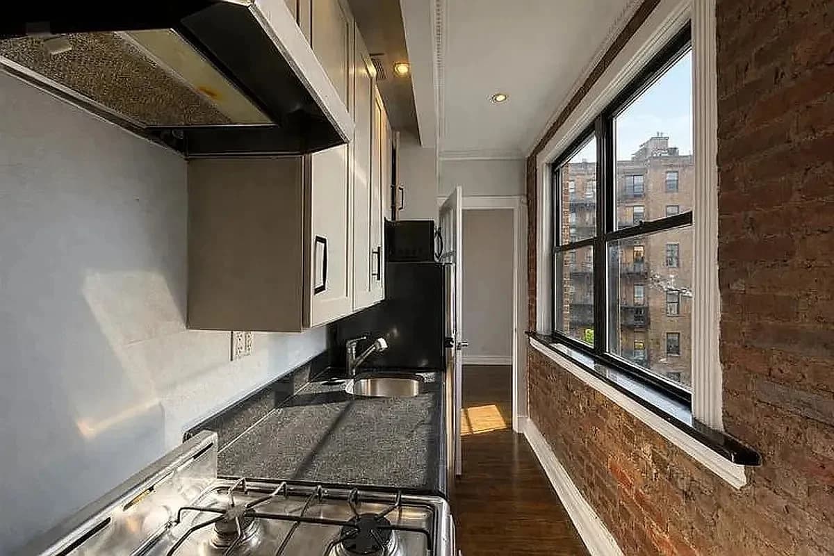 2 bed apartment at 410 East 13th Street, Unit 4E, East Village, photo 1 of 6