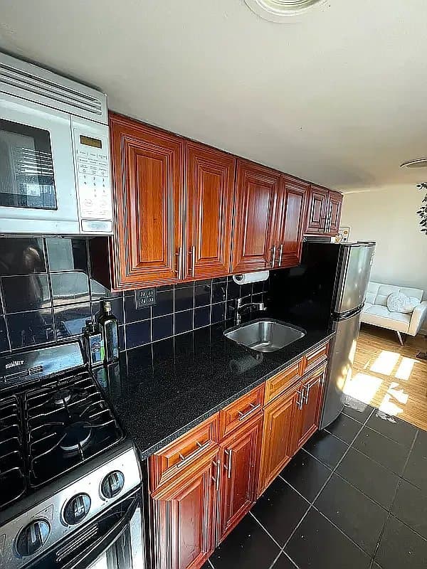 1 bed apartment at 619 East 5th Street, Unit 29, East Village, photo 3 of 9