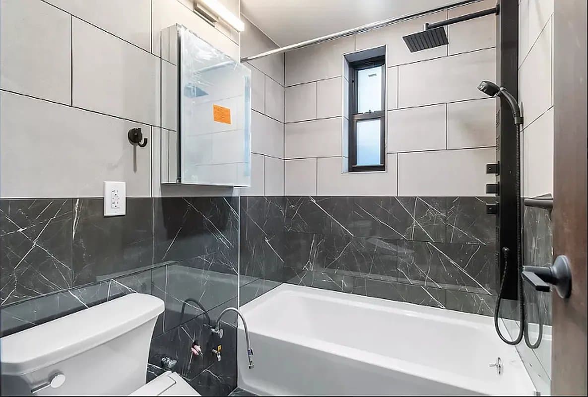 1 bed apartment at 453 West 48th Street, Unit 4C, Hell's Kitchen, photo 4 of 4