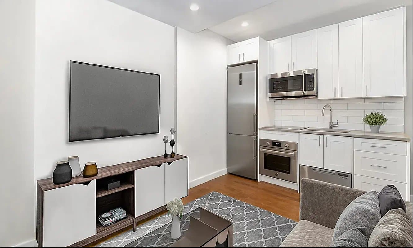 2 bed apartment at 130 1st Avenue, Unit 4R, East Village, photo 1 of 6