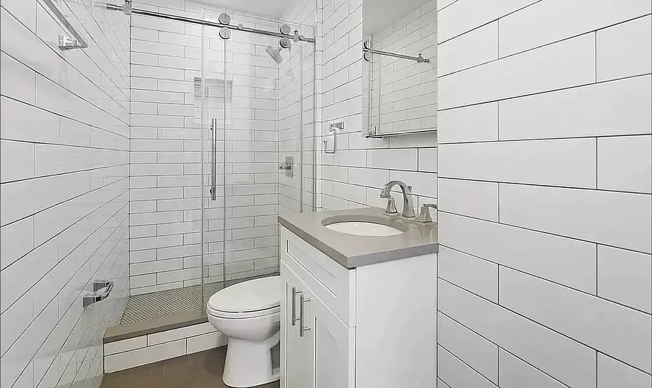 2 bed apartment at 130 1st Avenue, Unit 4R, East Village, photo 5 of 6