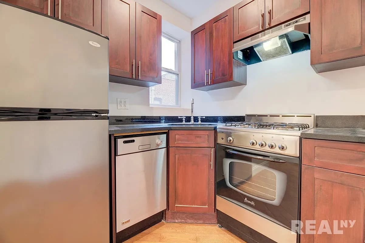 2 bed apartment at 75 Orchard Street, Unit 28, Lower East Side, photo 4 of 6