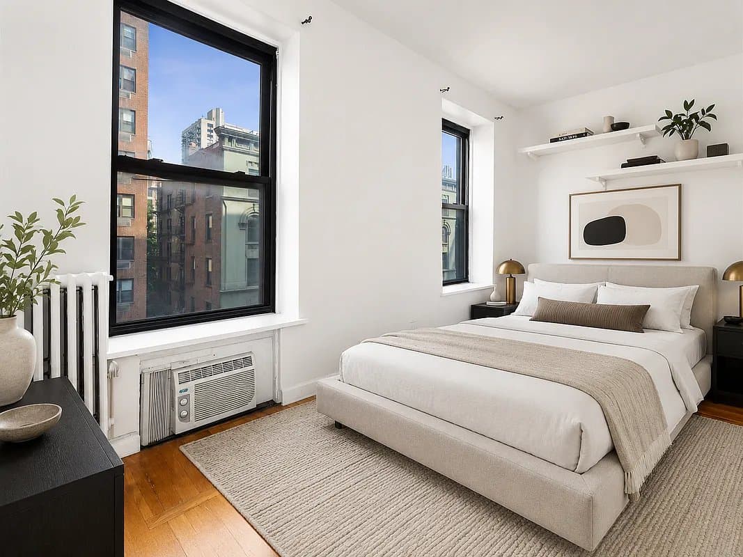 1220 Lexington Ave, photo 2