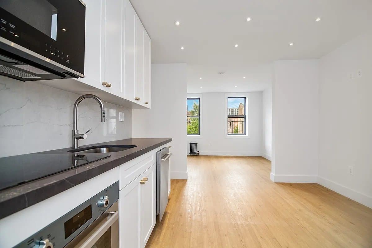 1 bed apartment at 207 East 4th Street, Unit 4C, East Village, photo 1 of 5