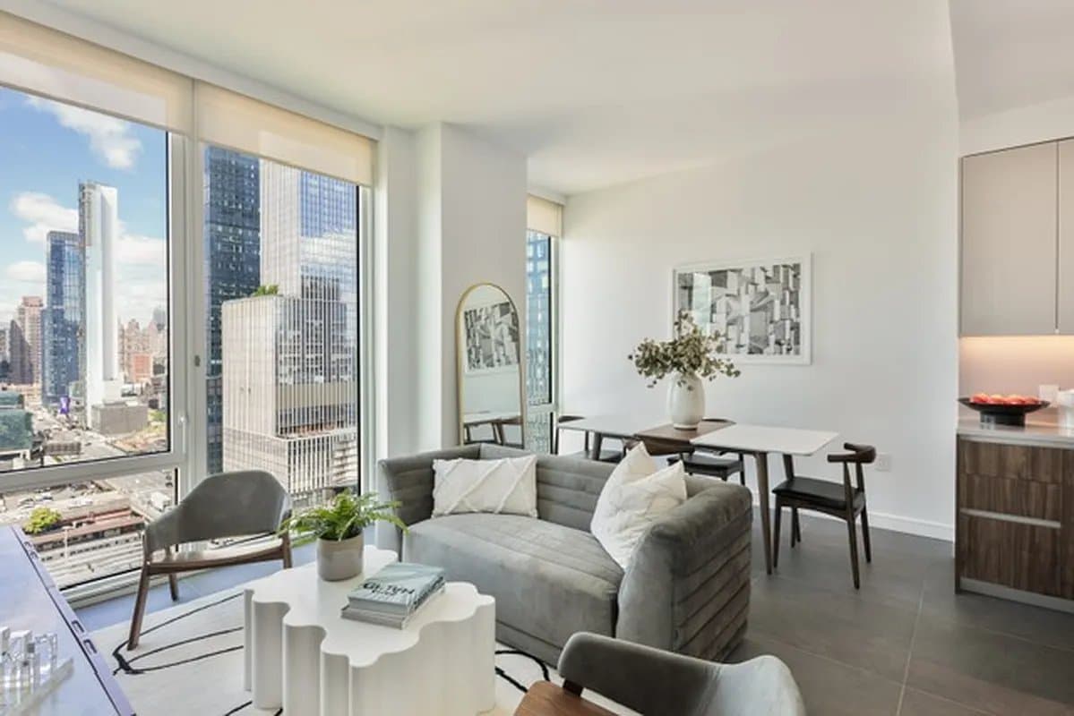 1 bed apartment at 606 West 30th Street, Unit 26F, Hudson Yards, photo 1 of 23