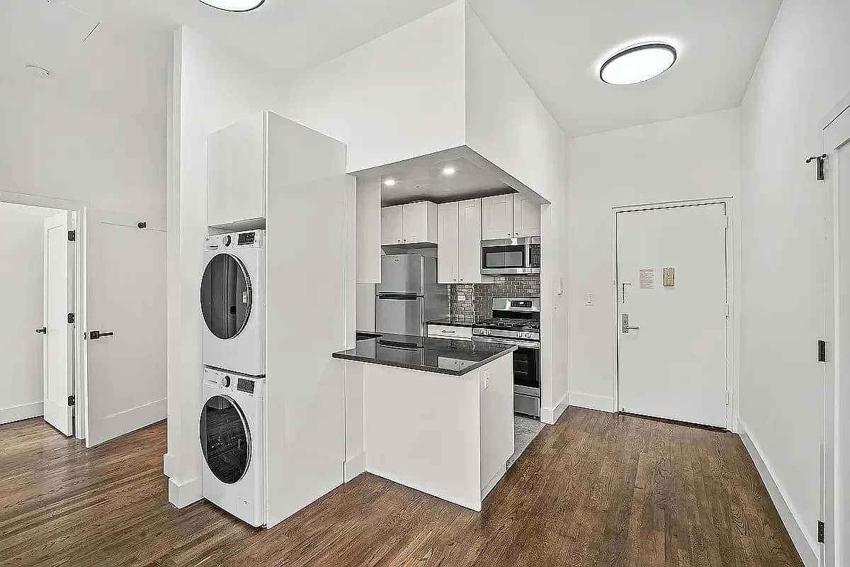 2 bed apartment at 597 Grand Avenue, Unit K, Crown Heights, photo 5 of 6