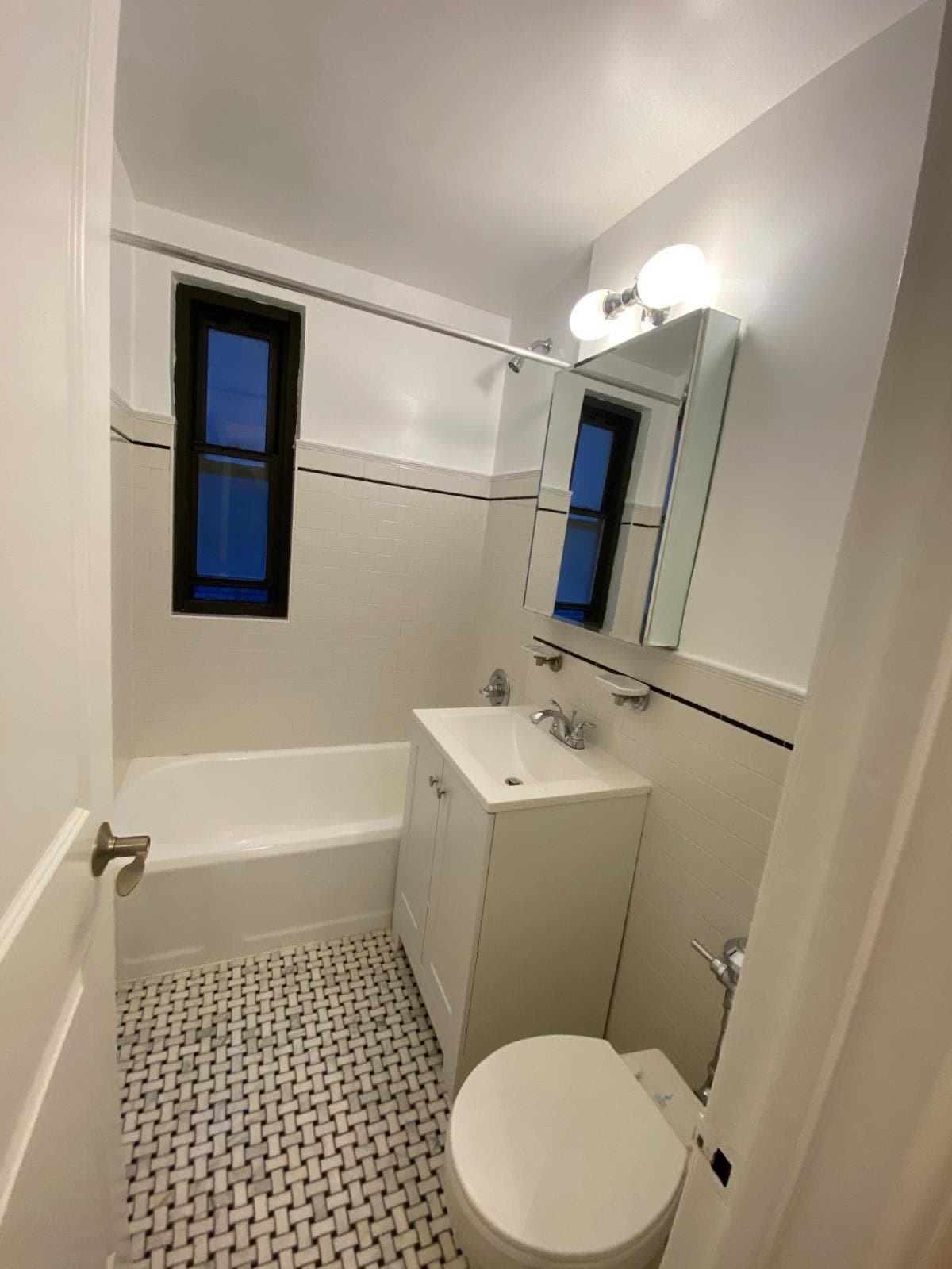 Studio apartment at 141 E 56th St, Unit 10D, Midtown East, photo 5 of 6