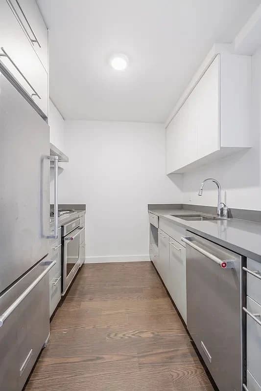 2 bed apartment at 181 Front Street, Unit 8P, Dumbo, photo 5 of 11