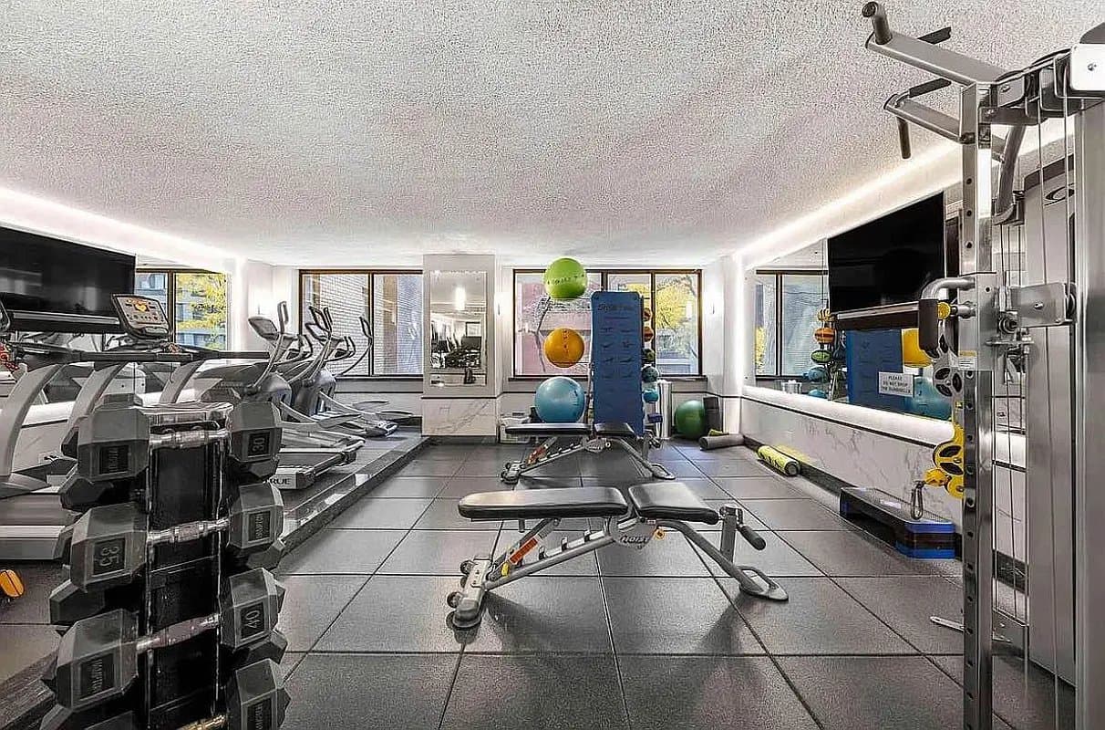 1 bed apartment at 245 East 44th Street, Unit 11C, Midtown East, photo 4 of 6