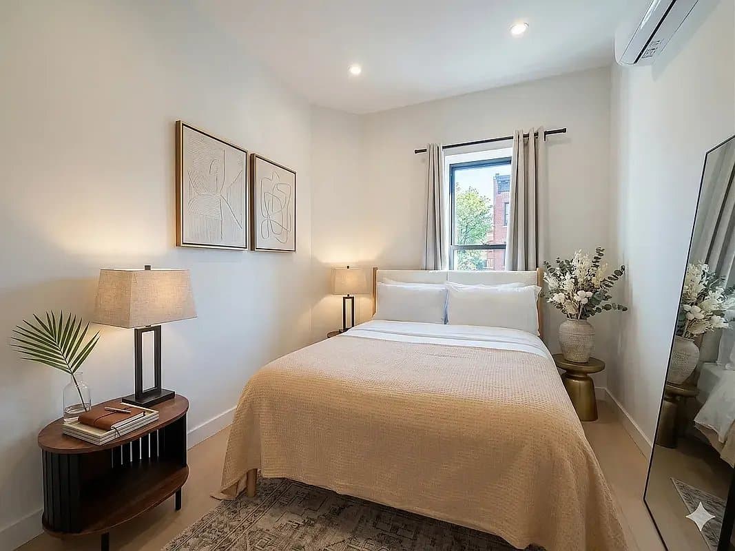 1 bed apartment at 285 Kingsland Avenue, Unit 3A, Greenpoint, photo 3 of 4