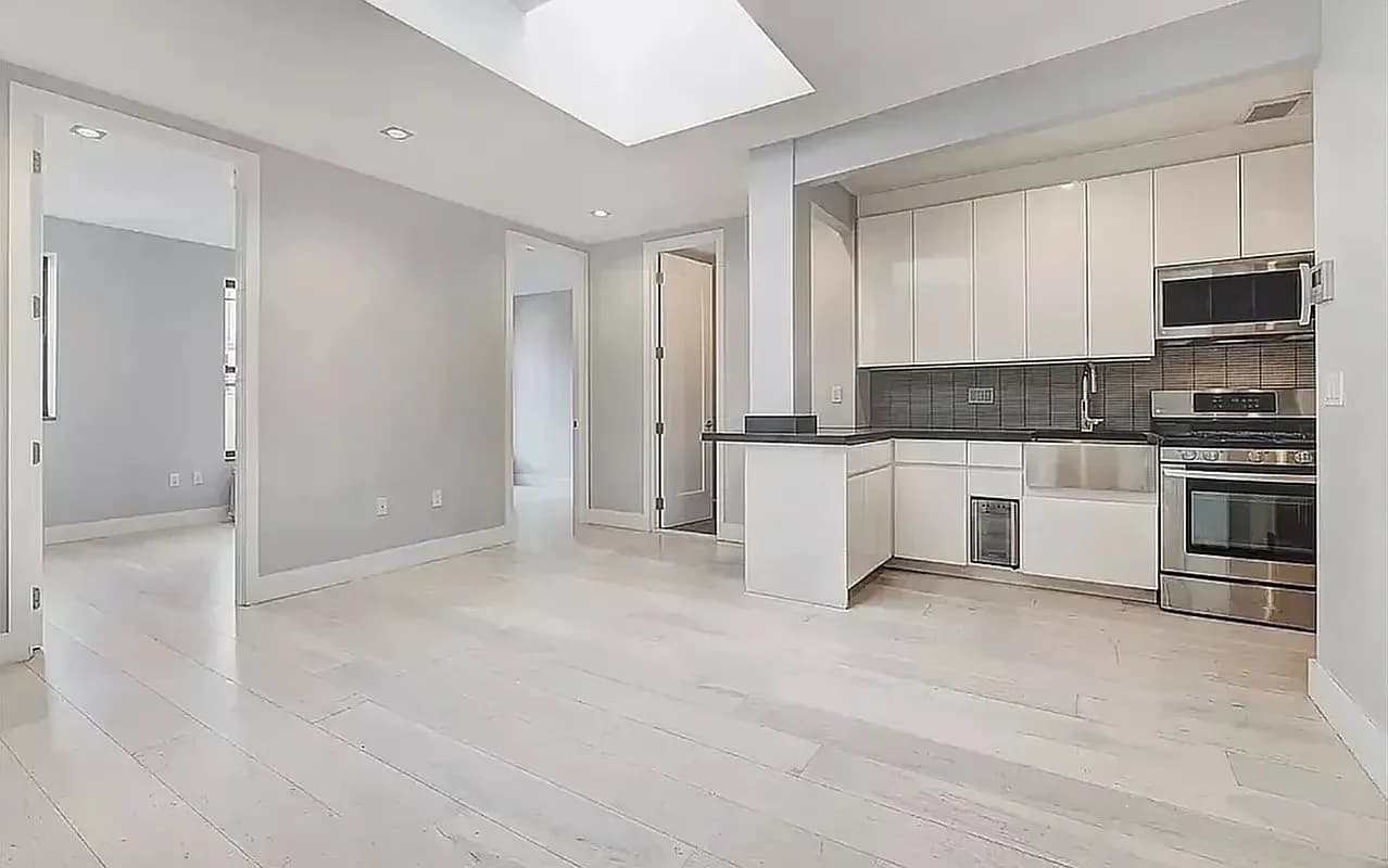 2 bed apartment at 161 Stanton Street, Unit F3, Lower East Side, photo 3 of 4