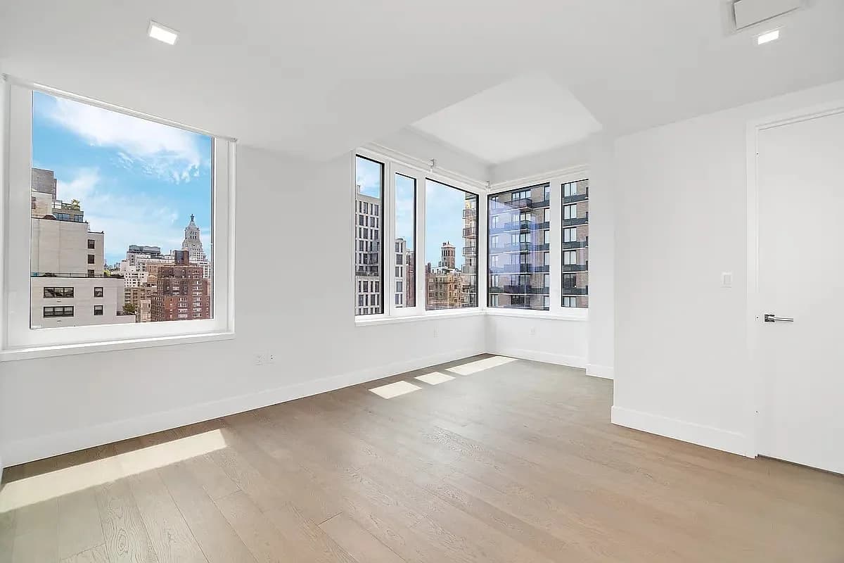2 bed apartment at 200 East 23rd Street, Unit 15G, Kips Bay, photo 2 of 8