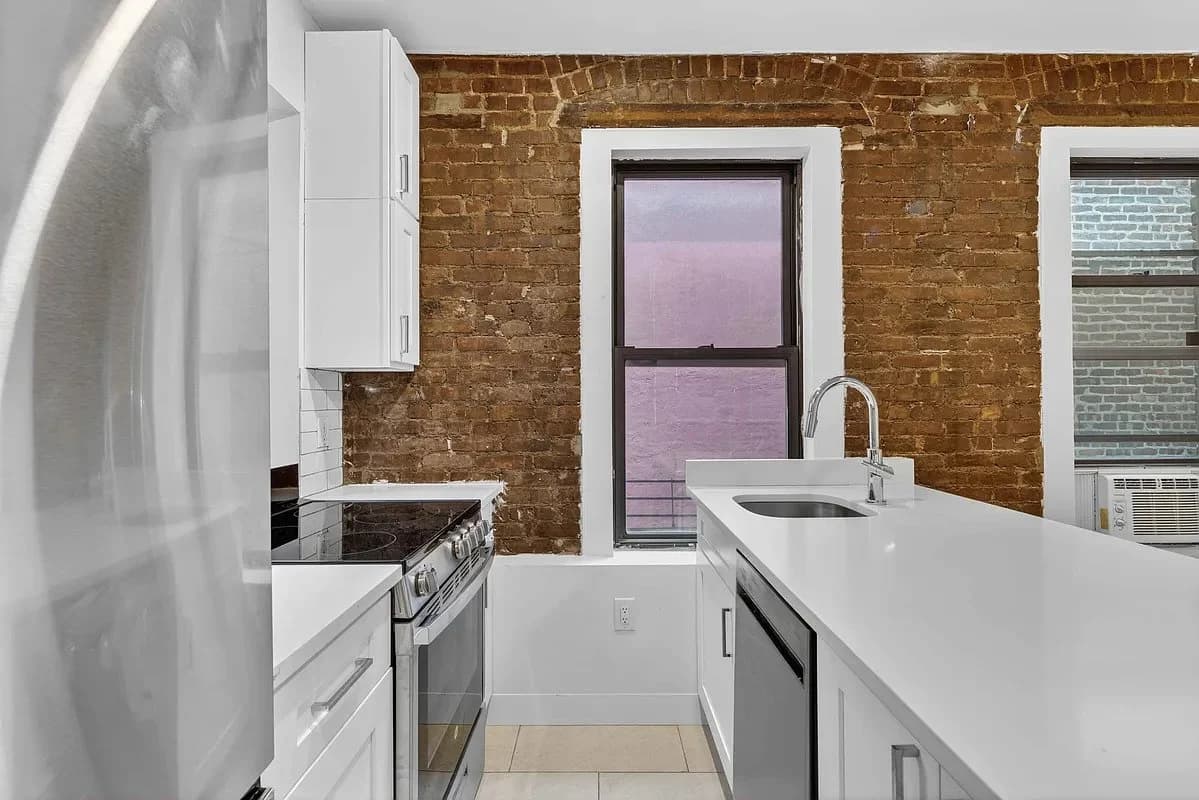 2 bed apartment at 7 Carmine St, Unit 3, West Village, photo 4 of 4