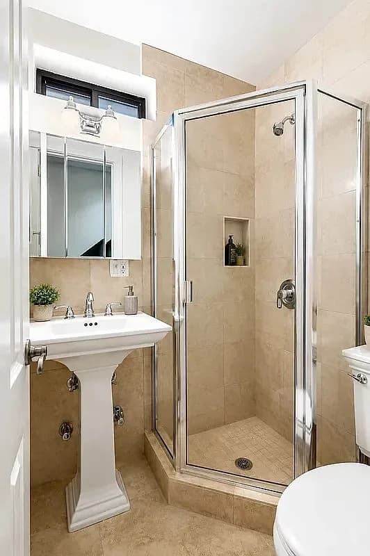 3 bed apartment at 124 Ridge Street, Unit 4, Lower East Side, photo 6 of 6