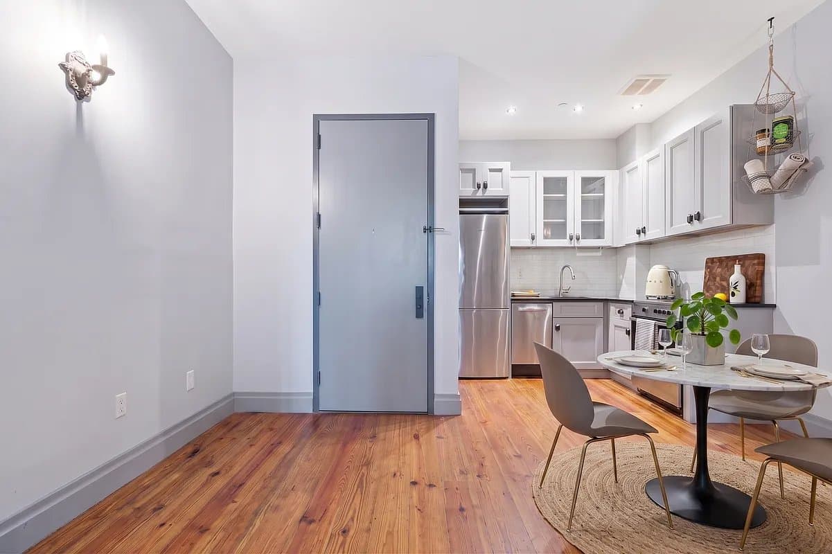 390 Fifth Avenue, photo 4