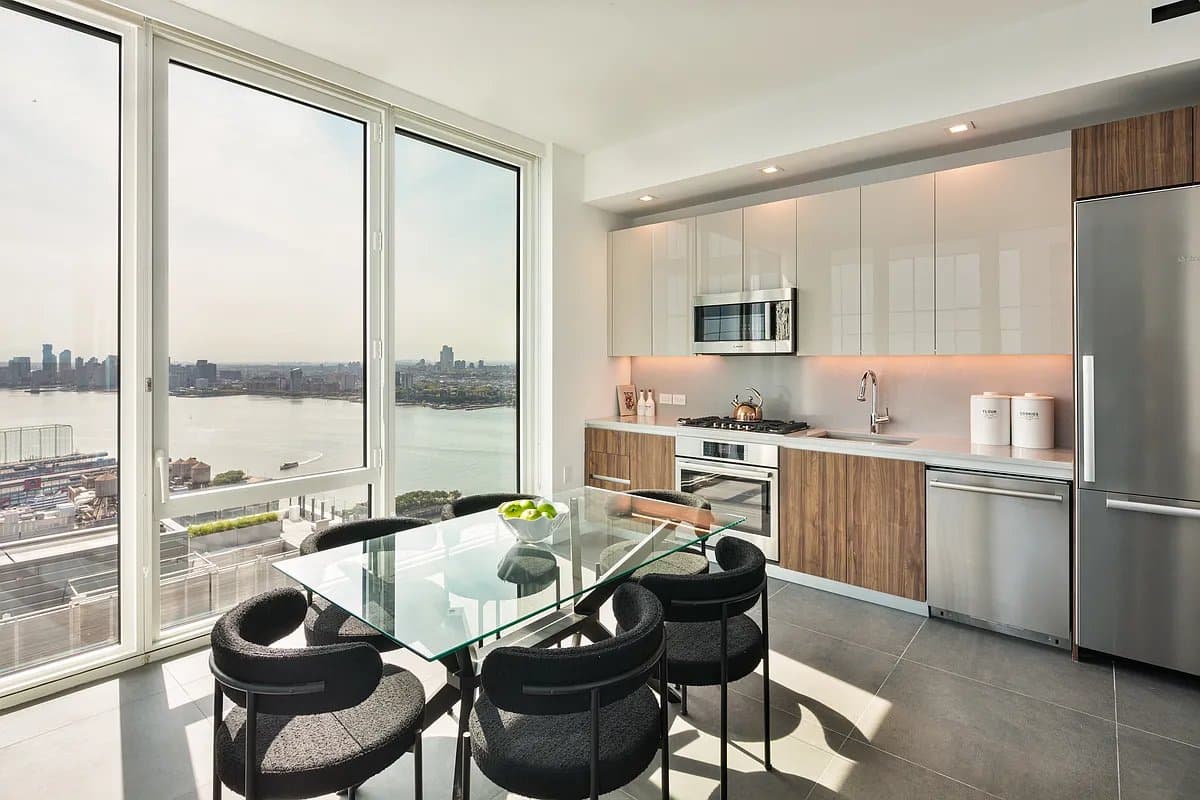 1 bed apartment at 606 West 30th Street, Unit 47D, Hudson Yards, photo 2 of 20