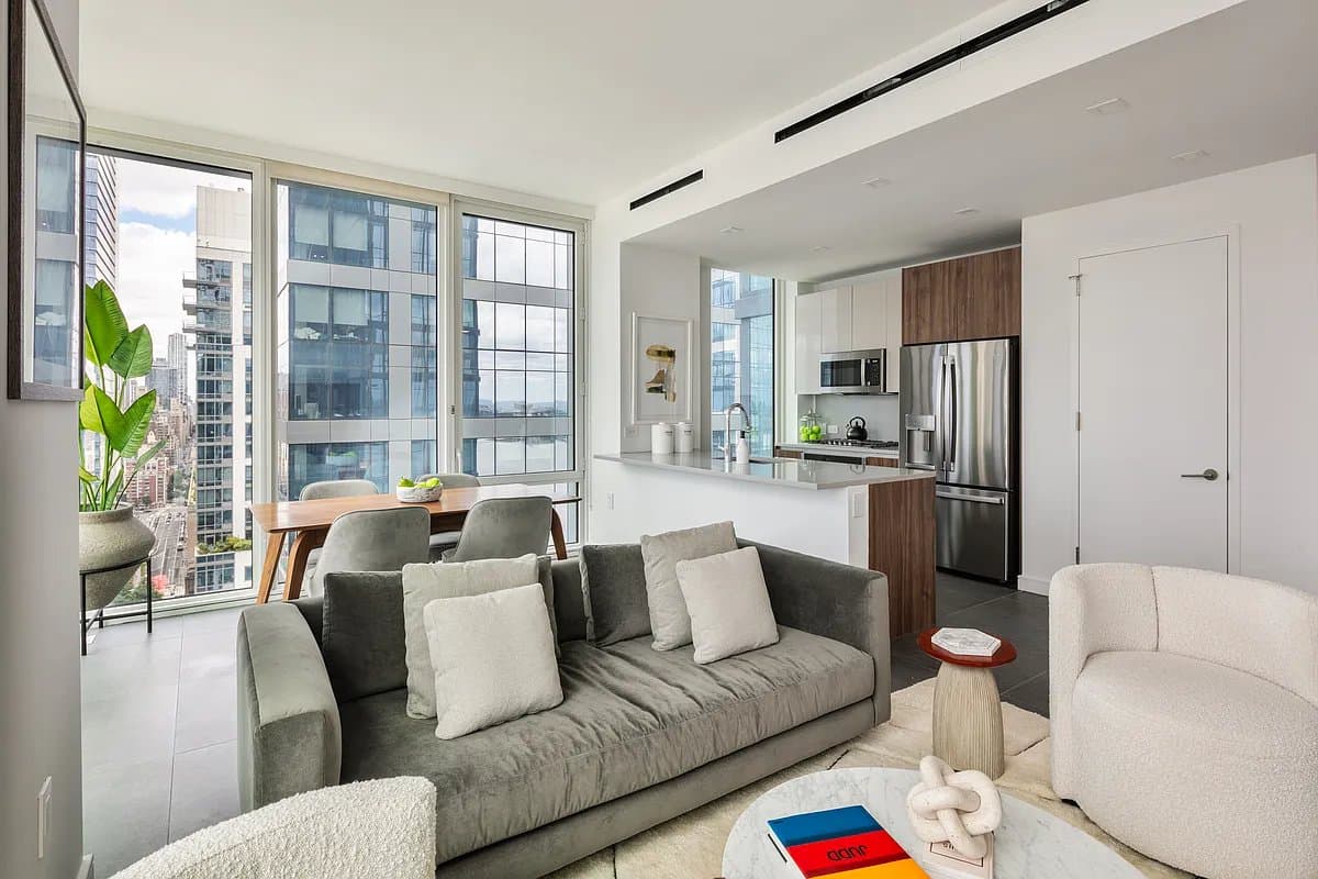 2 bed apartment at 606 West 30th Street, Unit 33G, Hudson Yards, photo 2 of 22