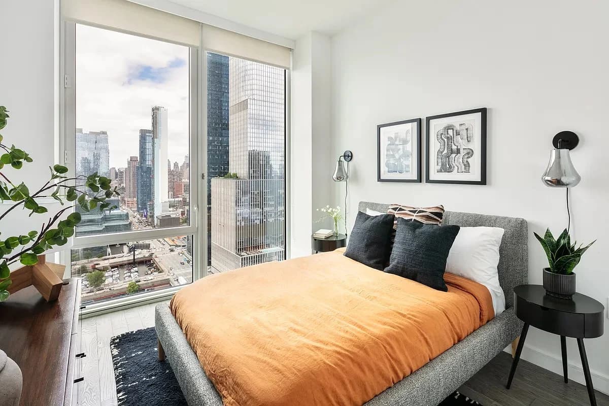 2 bed apartment at 606 West 30th Street, Unit 33G, Hudson Yards, photo 3 of 22