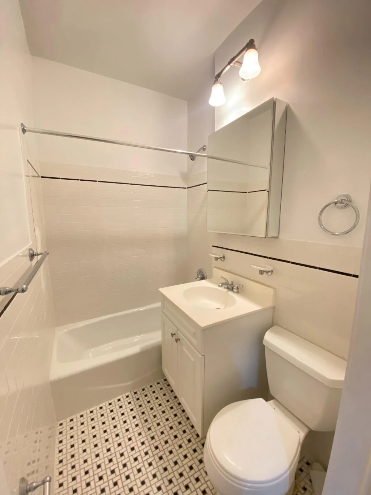 152-156 East 84th Street, photo 3