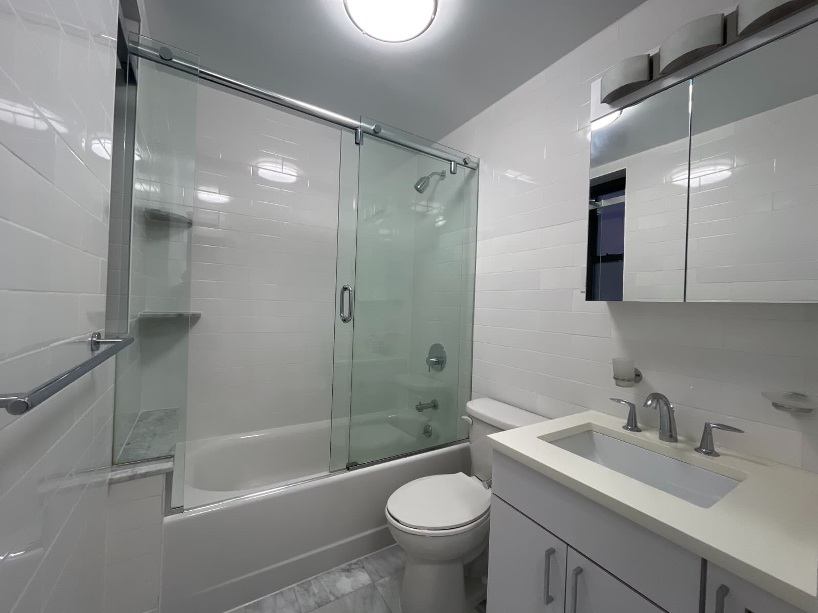 1 bed apartment at 20 Fifth Avenue, Unit 9B, Greenwich Village, photo 3 of 4