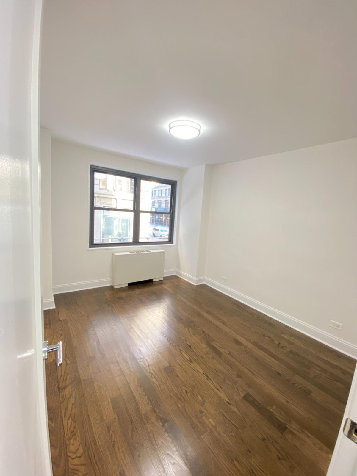 2 bed apartment at 96 Fifth Avenue, Unit 3C, Union Square, photo 2 of 7
