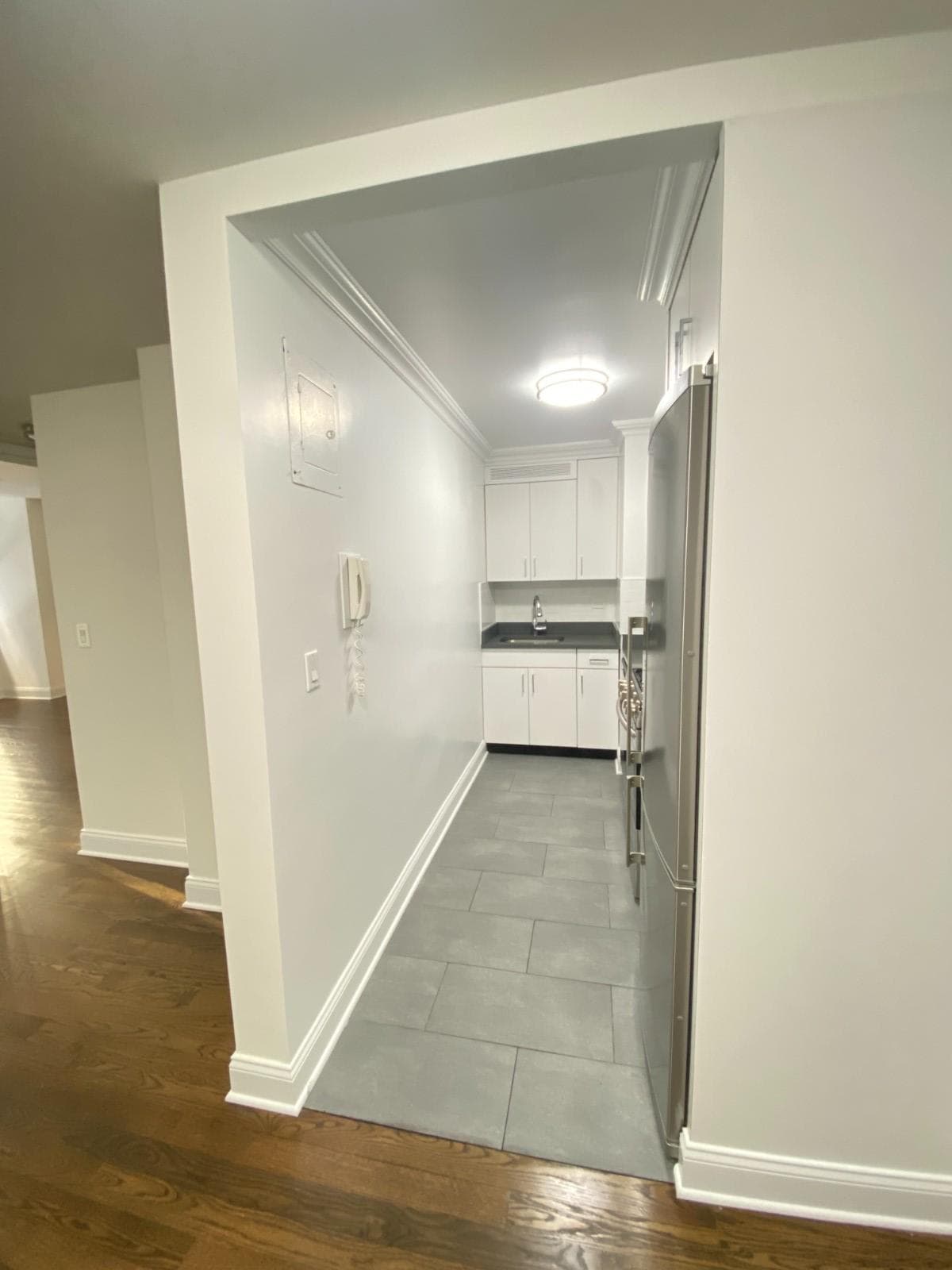 2 bed apartment at 96 Fifth Avenue, Unit 3C, Union Square, photo 7 of 7