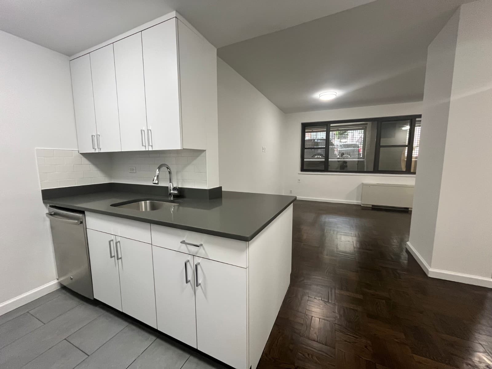 405 East 56th Street, photo 5