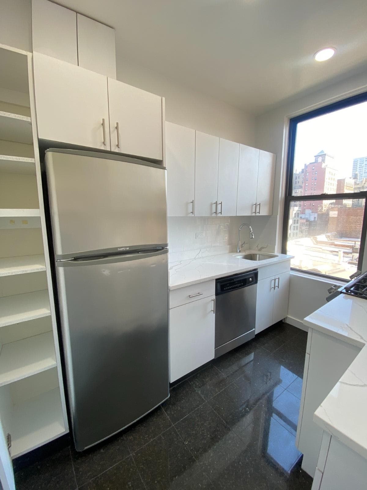 166 W 72nd St, photo 5