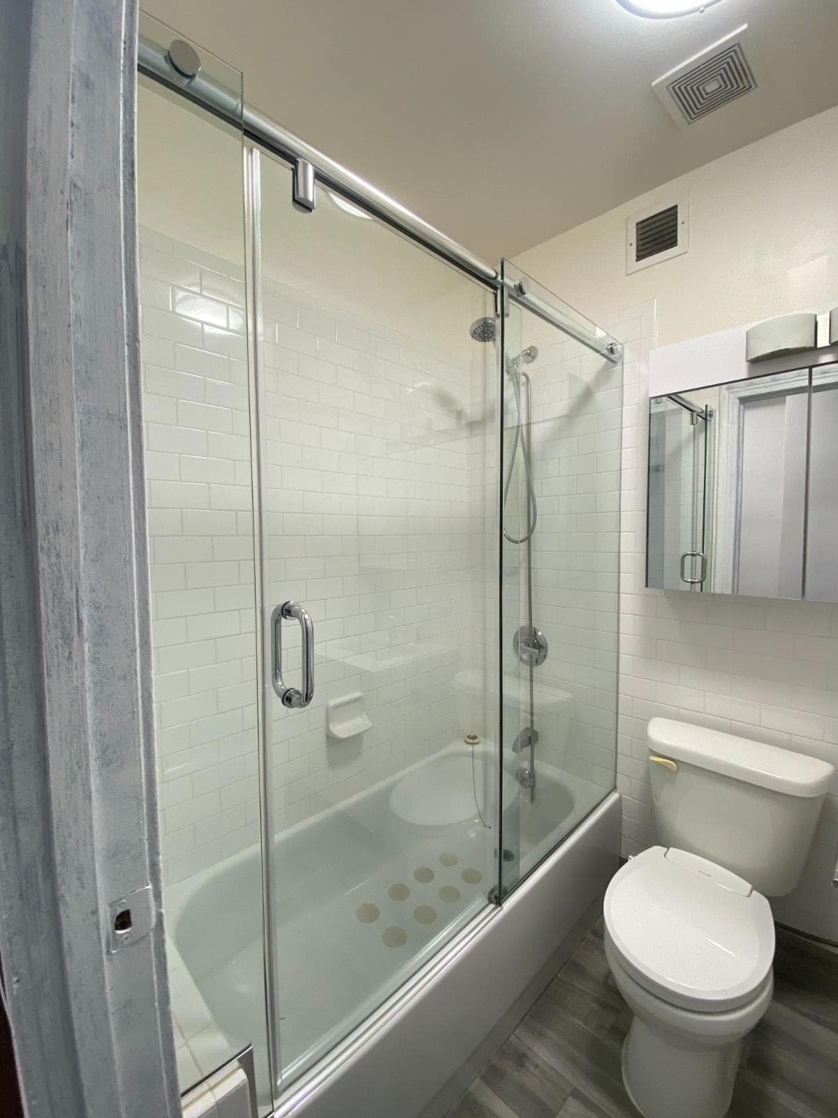 Studio apartment at 160 W 73rd St, Unit 8K, Upper West Side, photo 2 of 4