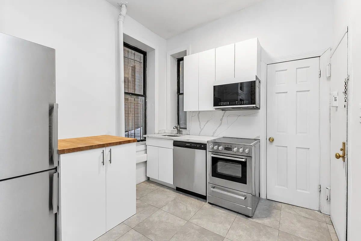 303 Broome Street, photo 4