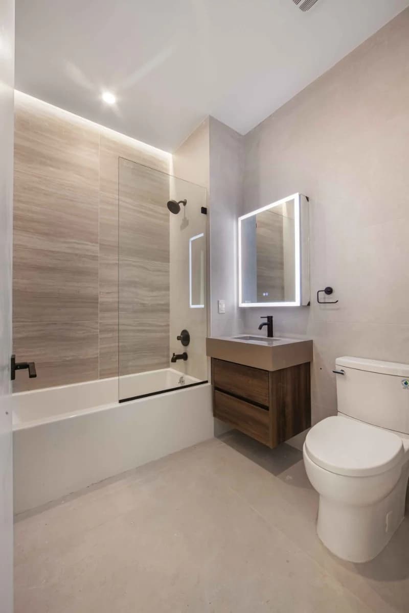 1 bed apartment at 321 East 17th Street, Unit 4A, Gramercy Park, photo 4 of 11