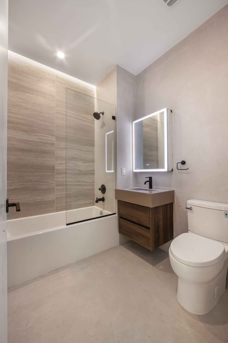 1 bed apartment at 321 East 17th Street, Unit 4B, Gramercy Park, photo 4 of 11