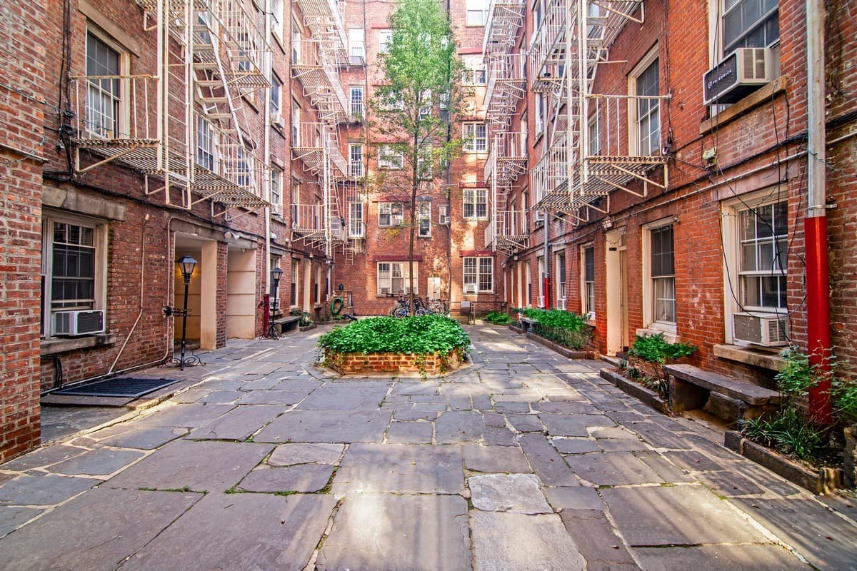 Studio apartment at 224 Sullivan Street, Unit F31, Greenwich Village, photo 5 of 7