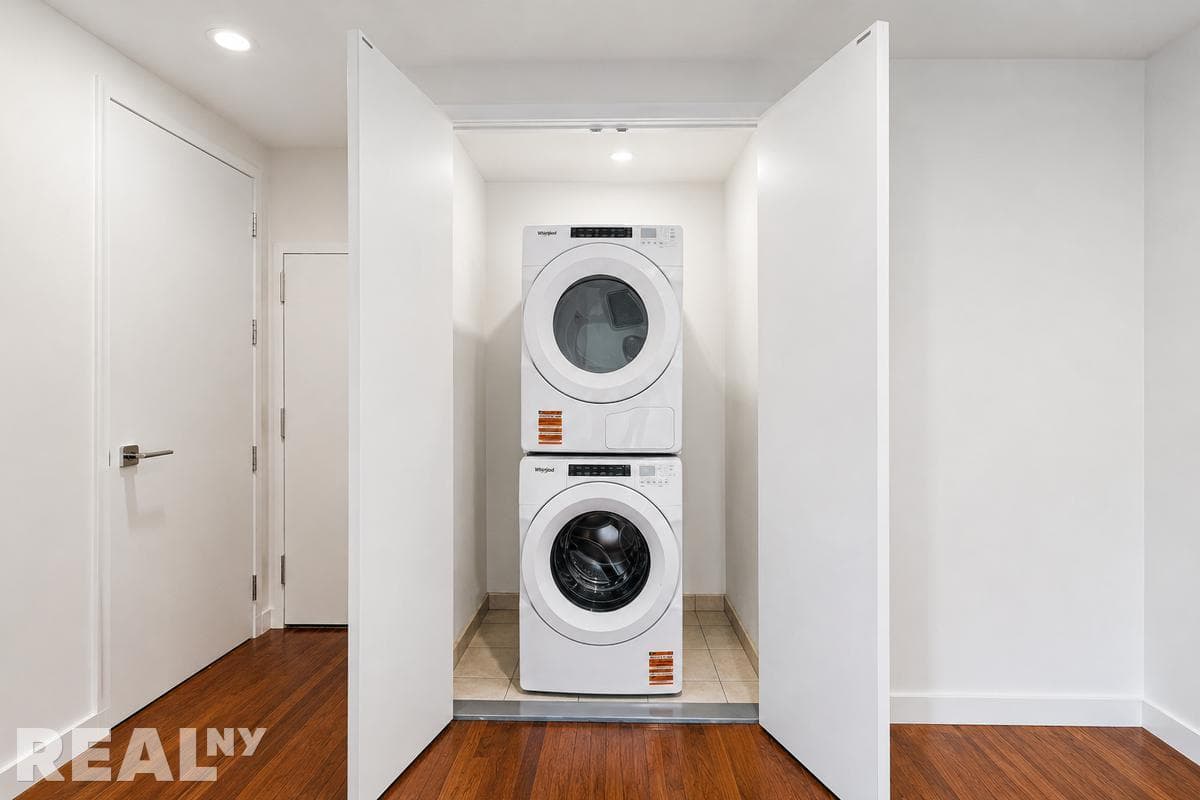 3 bed apartment at 20 Terrace Place, Unit PH1, Windsor Terrace, photo 15 of 17