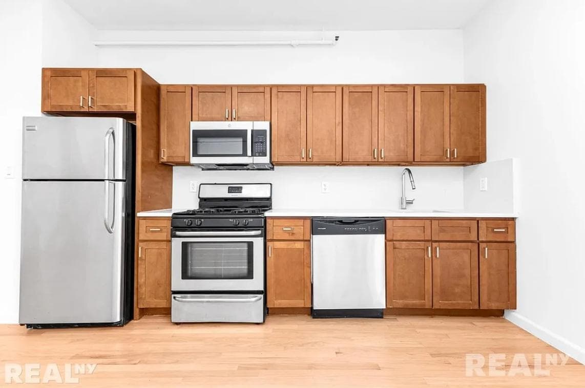 1 bed apartment at 97 Grand Avenue, Unit 9D, Clinton Hill, photo 3 of 8