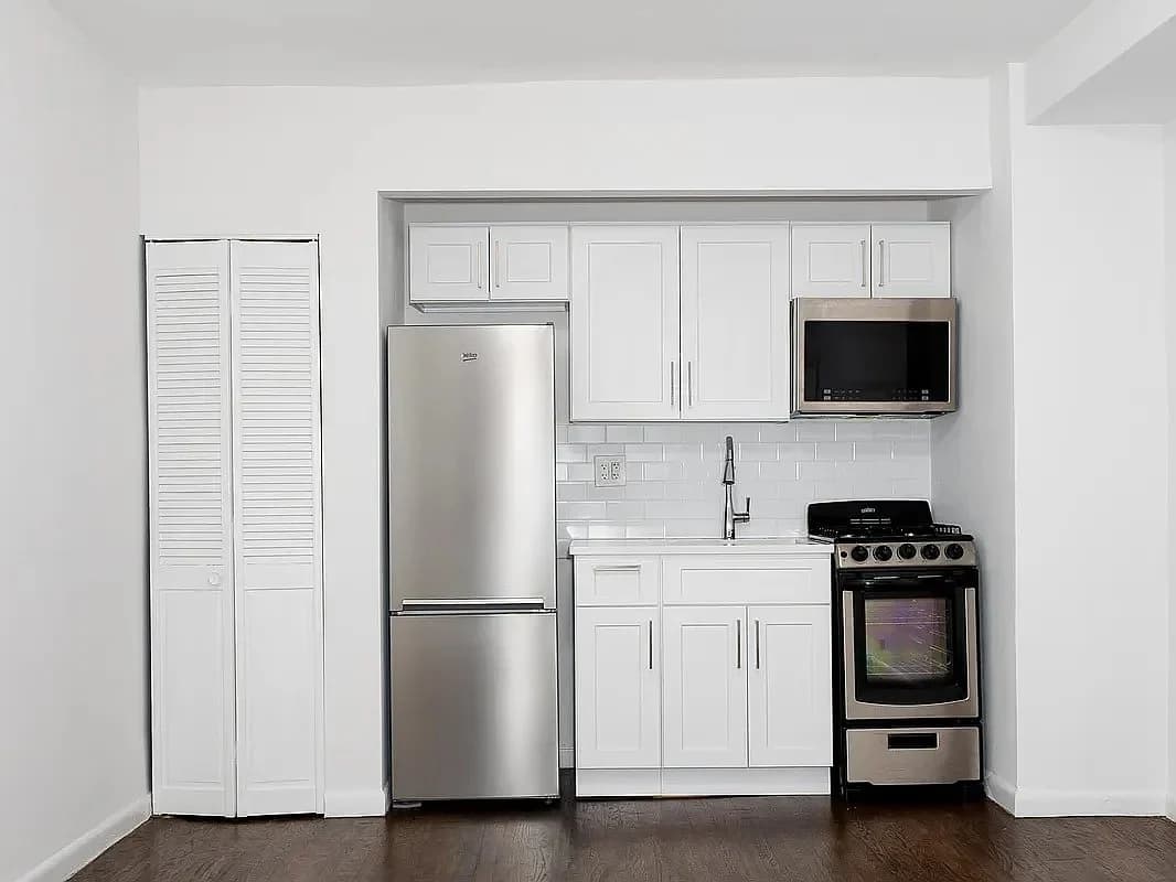 32 Cornelia Street, photo 3