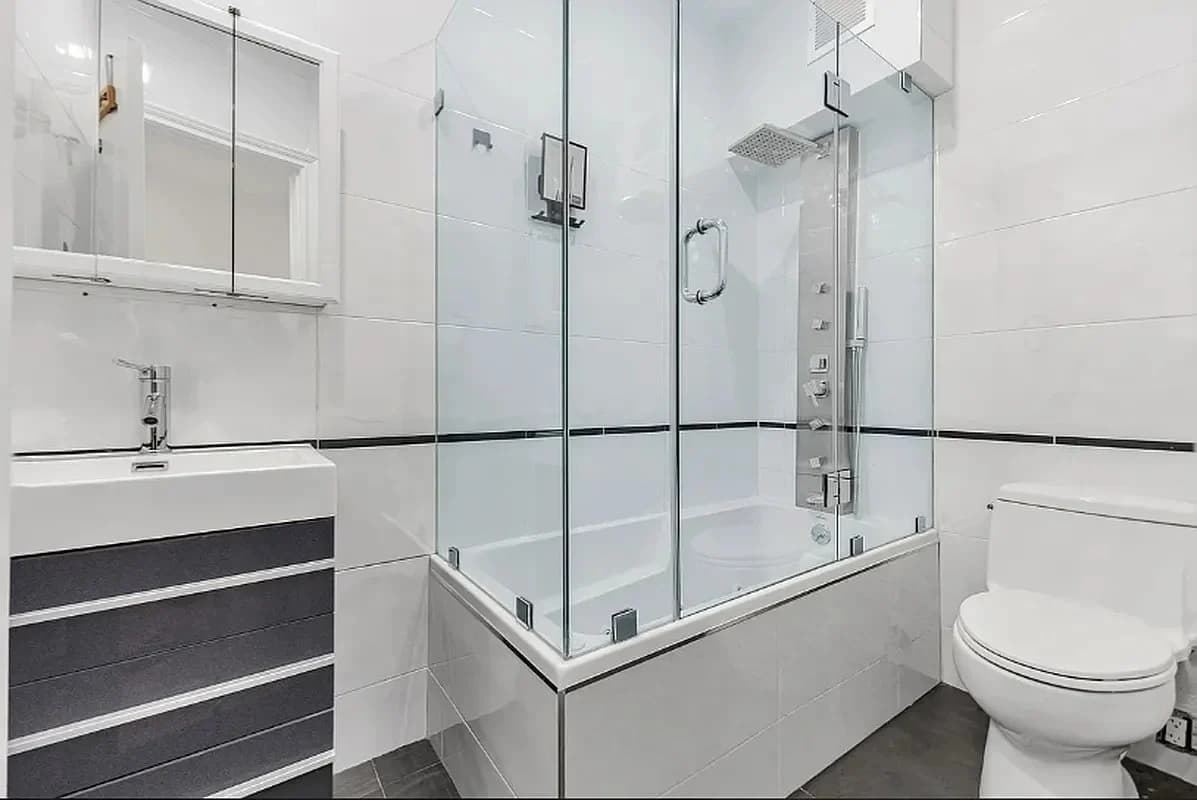 3 bed apartment at 404 West 22nd Street, Unit 1B, Chelsea, photo 10 of 10