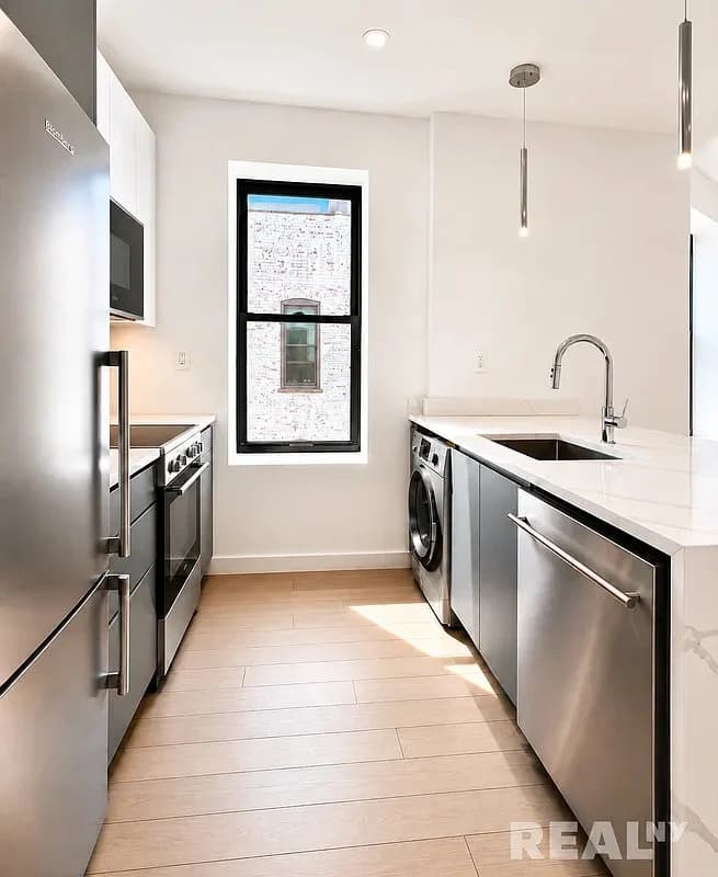 2 bed apartment at 19 Wyckoff Street, Unit 24, Cobble Hill, photo 5 of 7