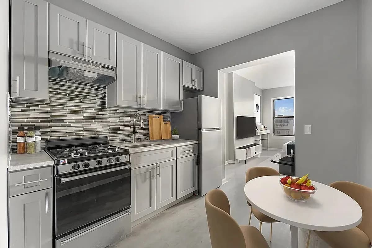 901 Dekalb Avenue, photo 2