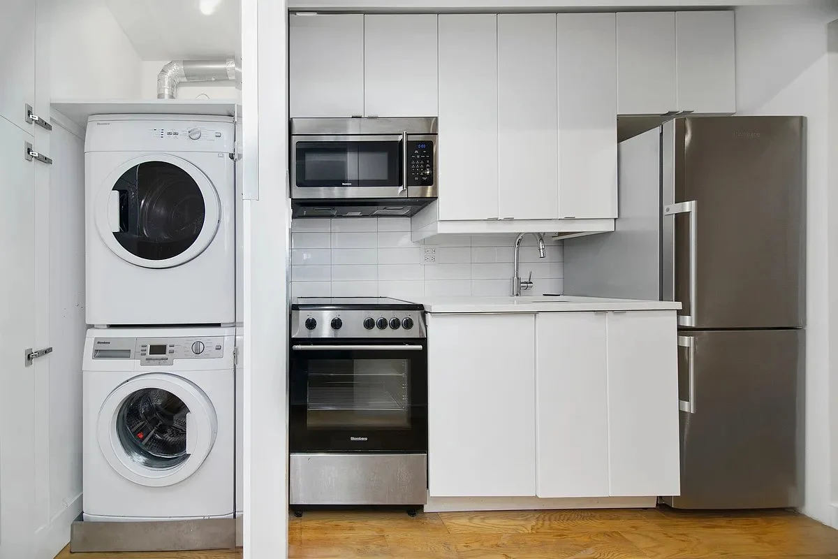 1 bed apartment at 102 Forsyth Street, Unit 10, Chinatown, photo 3 of 8